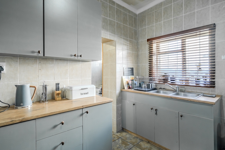 6 Bedroom Property for Sale in Woodstock Western Cape